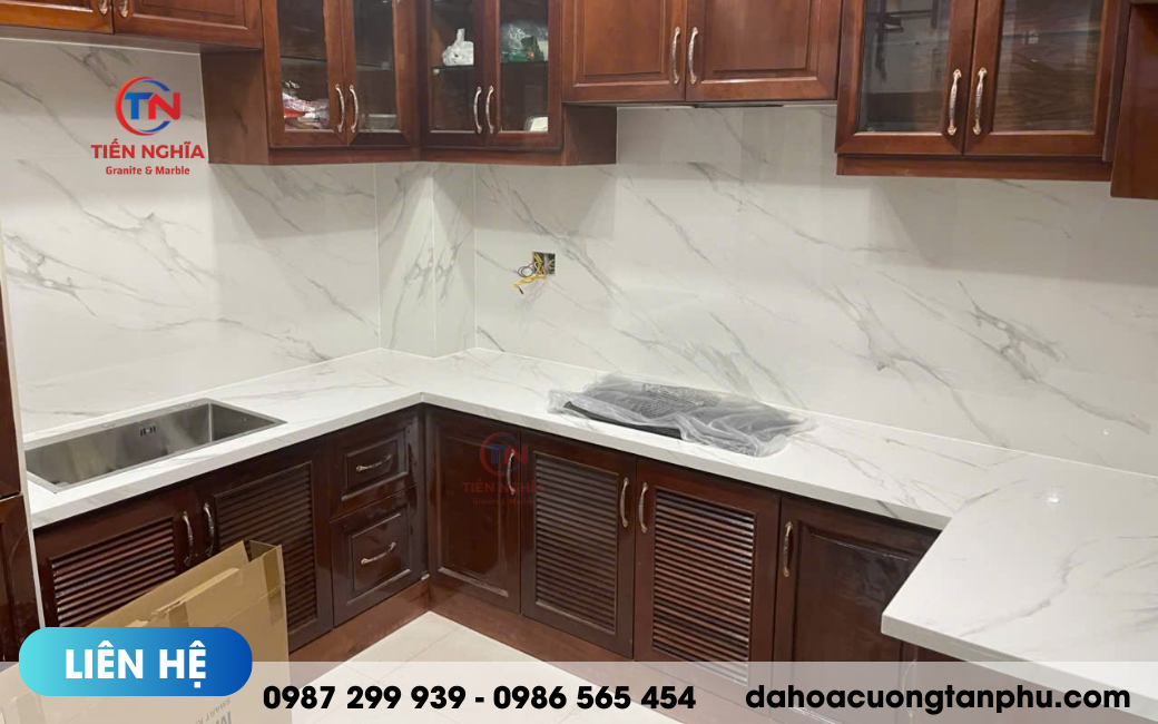 thi công đá hoa cương mặt bàn bếp tại Tân Phú