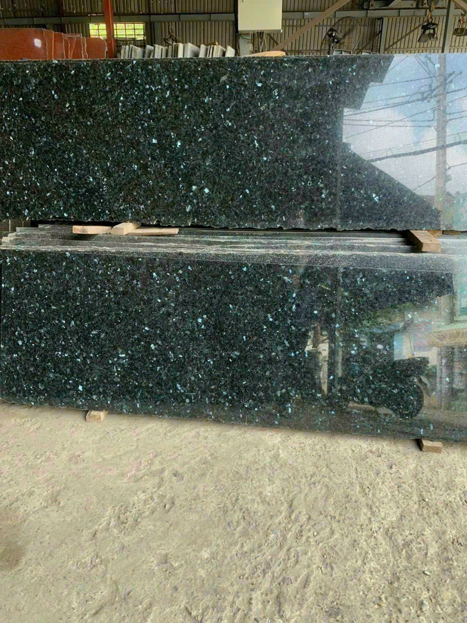 Mẫu Granite xanh ngọc ánh kim